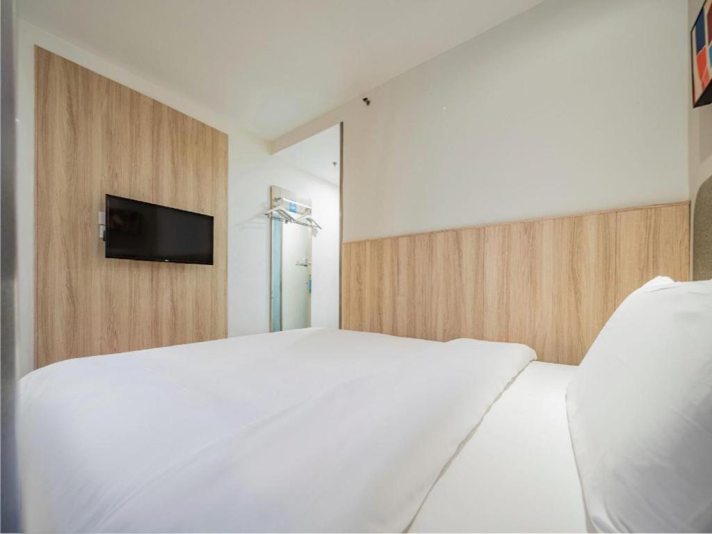 Hanting Hotel Chengdu Kuanzhai Alley Exterior photo